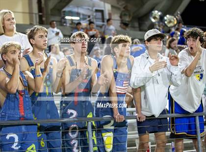 Thumbnail 1 in Barbers Hill vs. Anderson (UIL Football 5A D1 Area) photogallery.