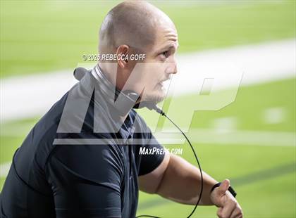 Thumbnail 1 in Barbers Hill vs. Anderson (UIL Football 5A D1 Area) photogallery.