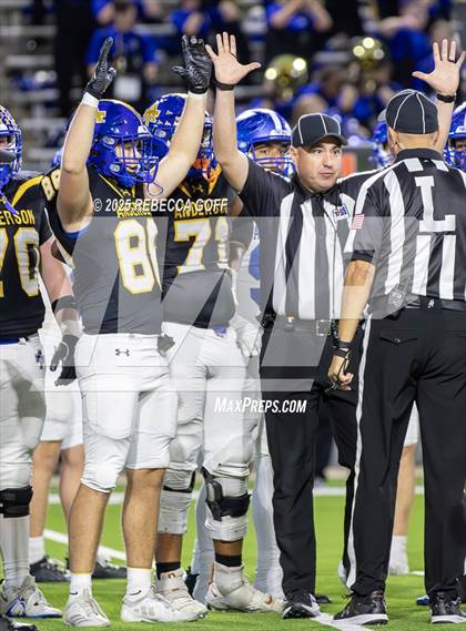 Thumbnail 3 in Barbers Hill vs. Anderson (UIL Football 5A D1 Area) photogallery.