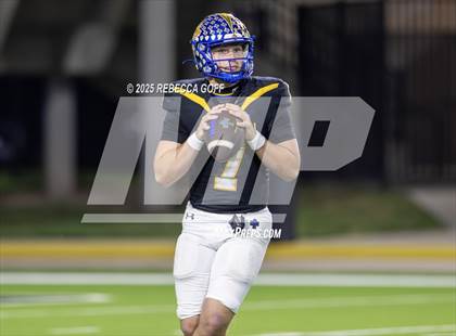 Thumbnail 2 in Barbers Hill vs. Anderson (UIL Football 5A D1 Area) photogallery.