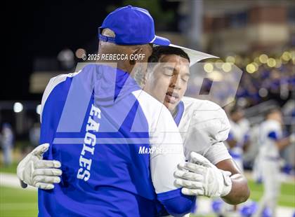 Thumbnail 1 in Barbers Hill vs. Anderson (UIL Football 5A D1 Area) photogallery.