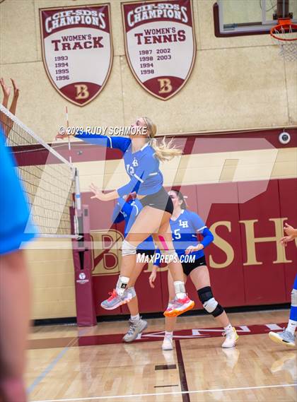 Thumbnail 1 in La Habra photogallery.