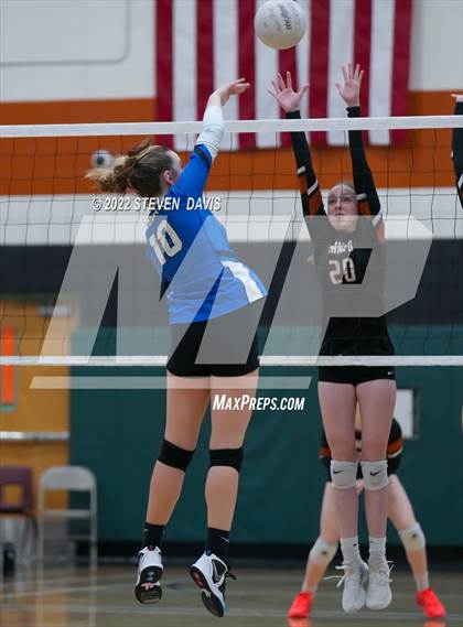 Thumbnail 3 in Canyon View @ Campo Verde photogallery.