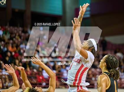 Thumbnail 1 in Brennan vs. Bellaire (UIL 6A D1 Basketball Semifinal) photogallery.