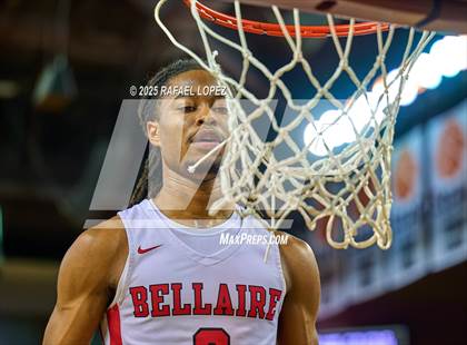 Thumbnail 1 in Brennan vs. Bellaire (UIL 6A D1 Basketball Semifinal) photogallery.