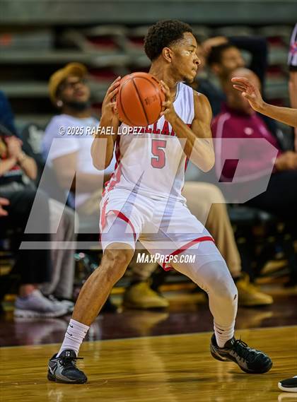 Thumbnail 2 in Brennan vs. Bellaire (UIL 6A D1 Basketball Semifinal) photogallery.