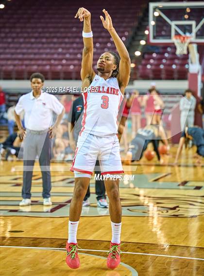 Thumbnail 2 in Brennan vs. Bellaire (UIL 6A D1 Basketball Semifinal) photogallery.