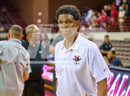 Thumbnail 3 in Brennan vs. Bellaire (UIL 6A D1 Basketball Semifinal) photogallery.