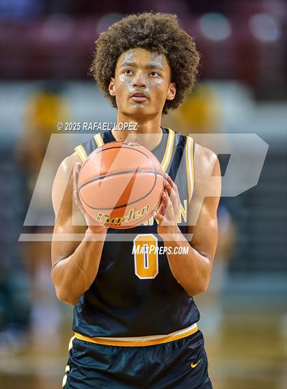 Thumbnail 1 in Brennan vs. Bellaire (UIL 6A D1 Basketball Semifinal) photogallery.