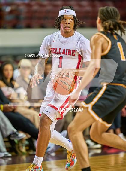 Thumbnail 2 in Brennan vs. Bellaire (UIL 6A D1 Basketball Semifinal) photogallery.