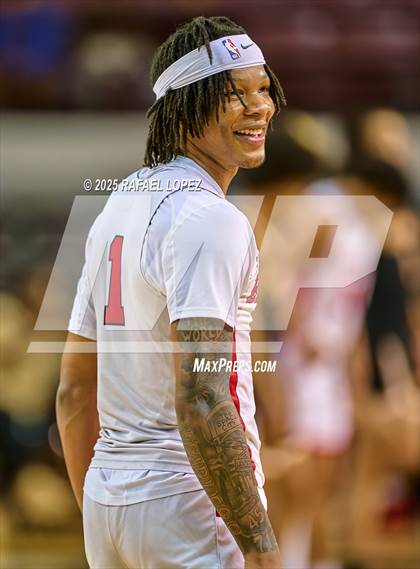 Thumbnail 1 in Brennan vs. Bellaire (UIL 6A D1 Basketball Semifinal) photogallery.
