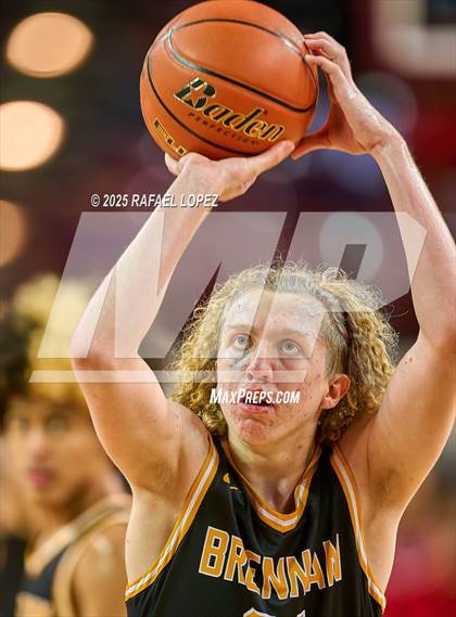 Thumbnail 3 in Brennan vs. Bellaire (UIL 6A D1 Basketball Semifinal) photogallery.