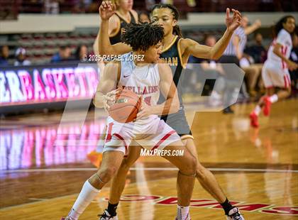 Thumbnail 3 in Brennan vs. Bellaire (UIL 6A D1 Basketball Semifinal) photogallery.