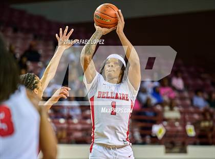 Thumbnail 1 in Brennan vs. Bellaire (UIL 6A D1 Basketball Semifinal) photogallery.