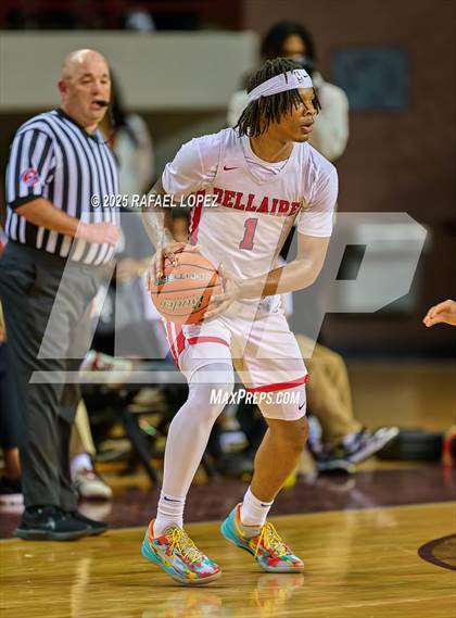 Thumbnail 3 in Brennan vs. Bellaire (UIL 6A D1 Basketball Semifinal) photogallery.