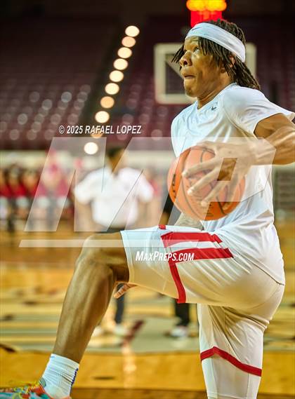 Thumbnail 1 in Brennan vs. Bellaire (UIL 6A D1 Basketball Semifinal) photogallery.
