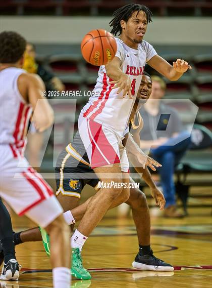 Thumbnail 3 in Brennan vs. Bellaire (UIL 6A D1 Basketball Semifinal) photogallery.