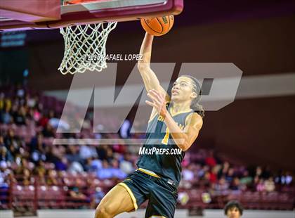 Thumbnail 2 in Brennan vs. Bellaire (UIL 6A D1 Basketball Semifinal) photogallery.
