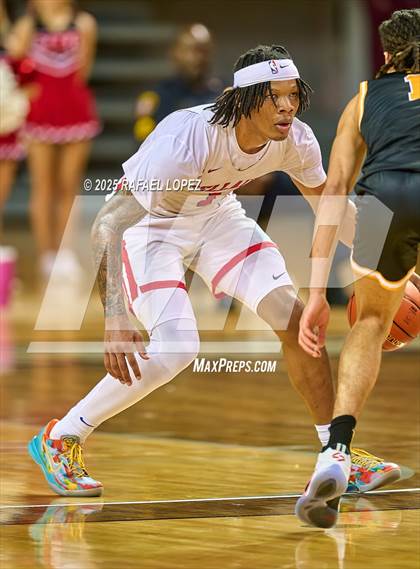 Thumbnail 1 in Brennan vs. Bellaire (UIL 6A D1 Basketball Semifinal) photogallery.