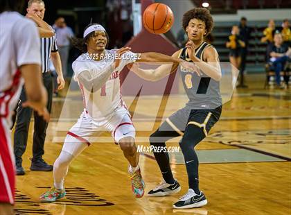 Thumbnail 2 in Brennan vs. Bellaire (UIL 6A D1 Basketball Semifinal) photogallery.