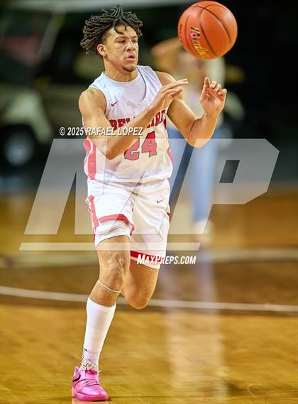 Thumbnail 1 in Brennan vs. Bellaire (UIL 6A D1 Basketball Semifinal) photogallery.