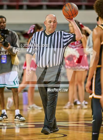 Thumbnail 3 in Brennan vs. Bellaire (UIL 6A D1 Basketball Semifinal) photogallery.
