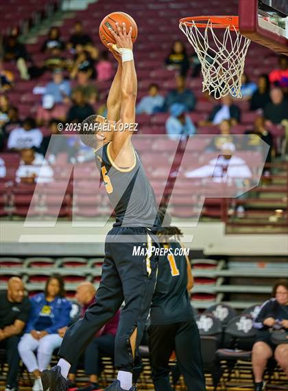 Thumbnail 3 in Brennan vs. Bellaire (UIL 6A D1 Basketball Semifinal) photogallery.
