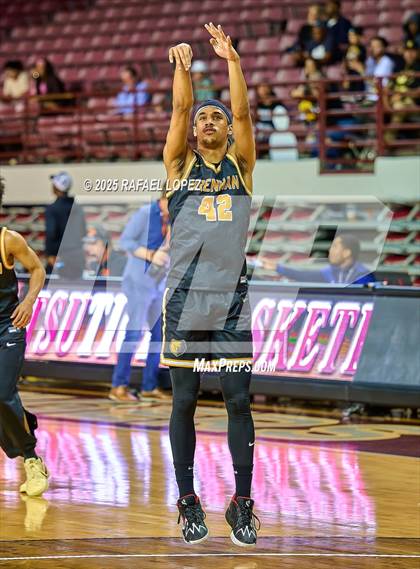 Thumbnail 2 in Brennan vs. Bellaire (UIL 6A D1 Basketball Semifinal) photogallery.