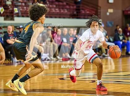 Thumbnail 1 in Brennan vs. Bellaire (UIL 6A D1 Basketball Semifinal) photogallery.