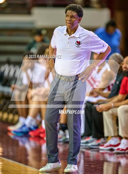 Thumbnail 2 in Brennan vs. Bellaire (UIL 6A D1 Basketball Semifinal) photogallery.