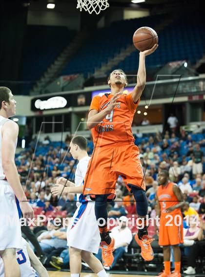 Thumbnail 3 in Folsom vs. Cosumnes Oaks (CIF NorCal Regional D2 Final) photogallery.