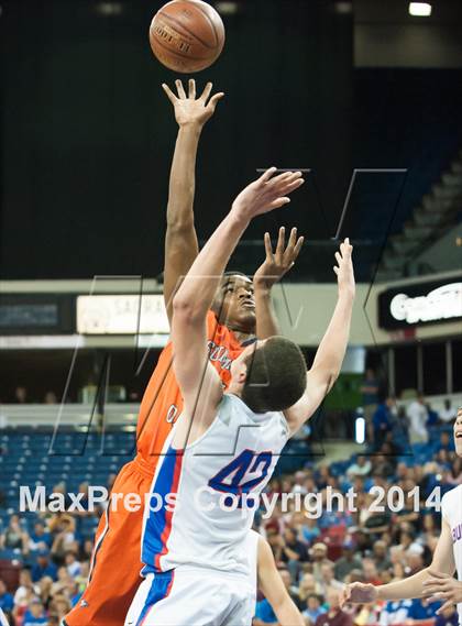 Thumbnail 1 in Folsom vs. Cosumnes Oaks (CIF NorCal Regional D2 Final) photogallery.