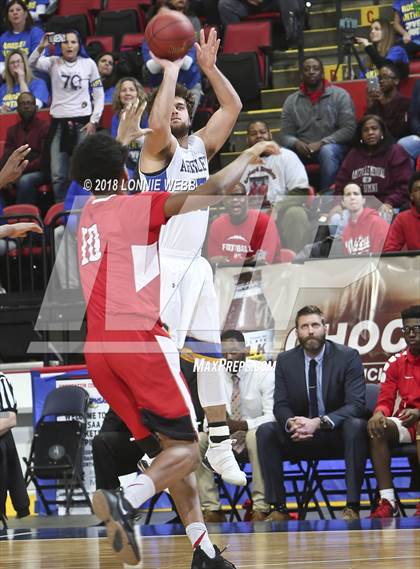 Thumbnail 1 in Amityville vs. Ardsley (NYSPHSAA Class A Final) photogallery.