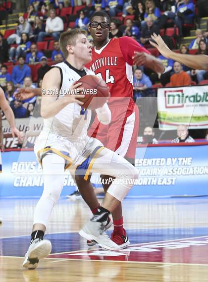 Thumbnail 2 in Amityville vs. Ardsley (NYSPHSAA Class A Final) photogallery.