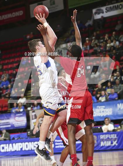 Thumbnail 2 in Amityville vs. Ardsley (NYSPHSAA Class A Final) photogallery.