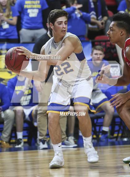 Thumbnail 1 in Amityville vs. Ardsley (NYSPHSAA Class A Final) photogallery.