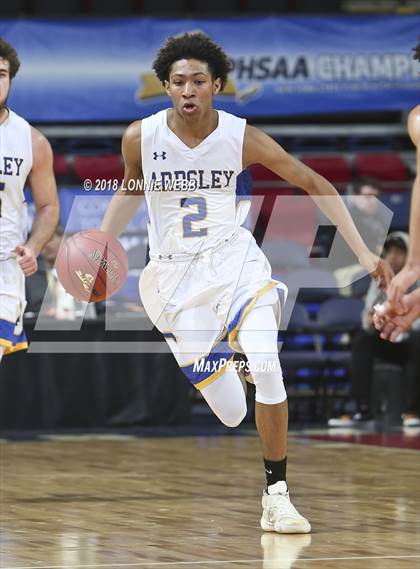 Thumbnail 2 in Amityville vs. Ardsley (NYSPHSAA Class A Final) photogallery.