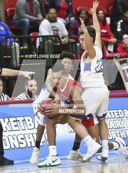 Thumbnail 1 in Amityville vs. Ardsley (NYSPHSAA Class A Final) photogallery.
