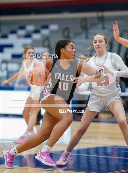 Thumbnail 1 in Menomonee Falls @ Brookfield East photogallery.