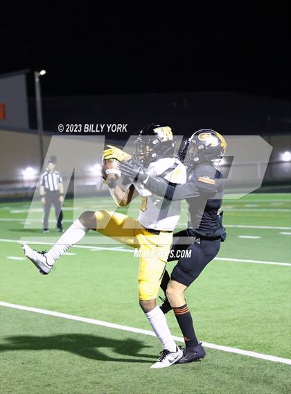Thumbnail 1 in Grand Saline vs Winona photogallery.
