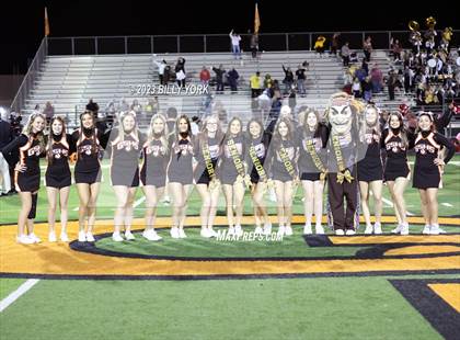 Thumbnail 1 in Grand Saline vs Winona photogallery.