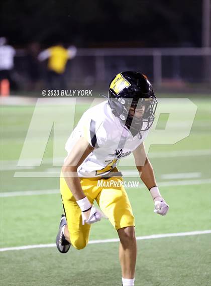 Thumbnail 3 in Grand Saline vs Winona photogallery.