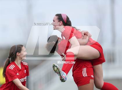 Thumbnail 3 in Academic Magnet vs. Fort Dorchester photogallery.