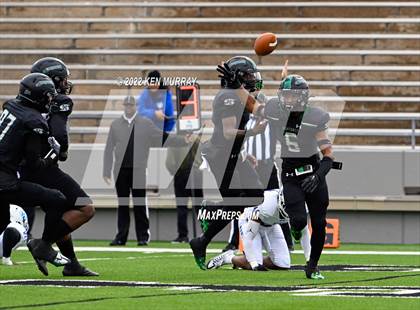 Thumbnail 1 in Fort Bend Hightower vs King (UIL 6A D2 Regional) photogallery.