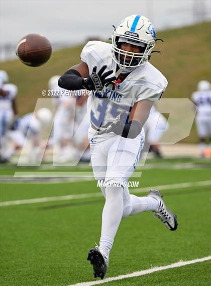 Thumbnail 3 in Fort Bend Hightower vs King (UIL 6A D2 Regional) photogallery.