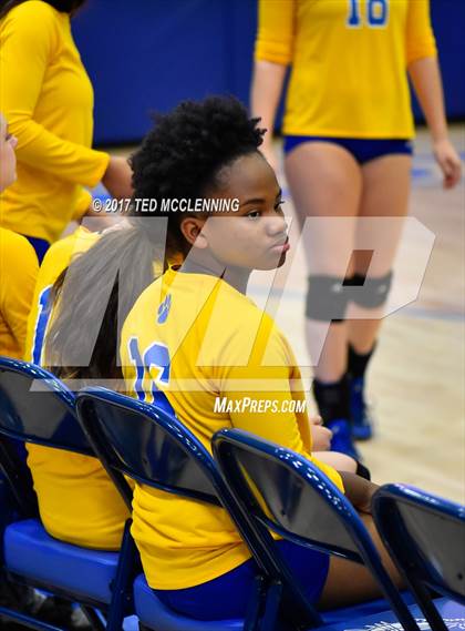 Thumbnail 3 in Fayetteville vs North Little Rock (AAA 7A 2nd Round Playoff) photogallery.