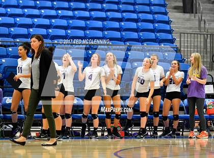 Thumbnail 1 in Fayetteville vs North Little Rock (AAA 7A 2nd Round Playoff) photogallery.
