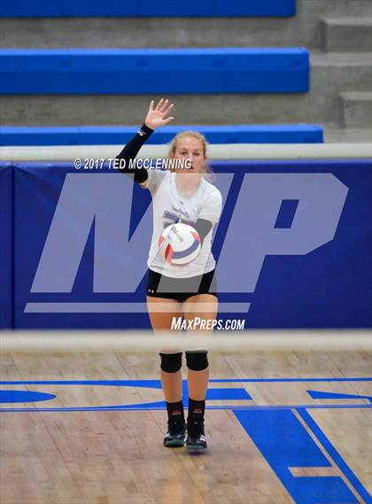 Thumbnail 1 in Fayetteville vs North Little Rock (AAA 7A 2nd Round Playoff) photogallery.