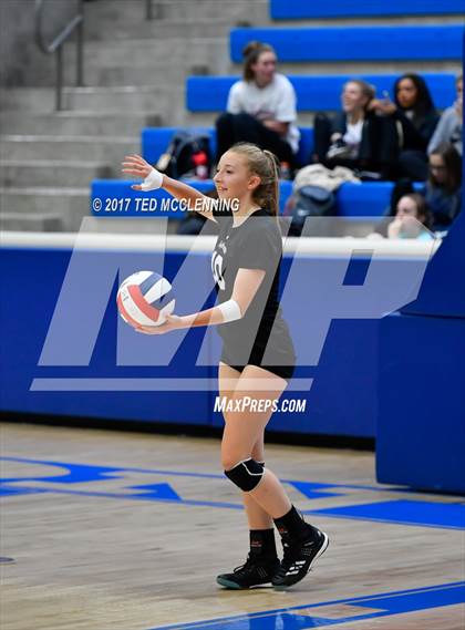 Thumbnail 2 in Fayetteville vs North Little Rock (AAA 7A 2nd Round Playoff) photogallery.