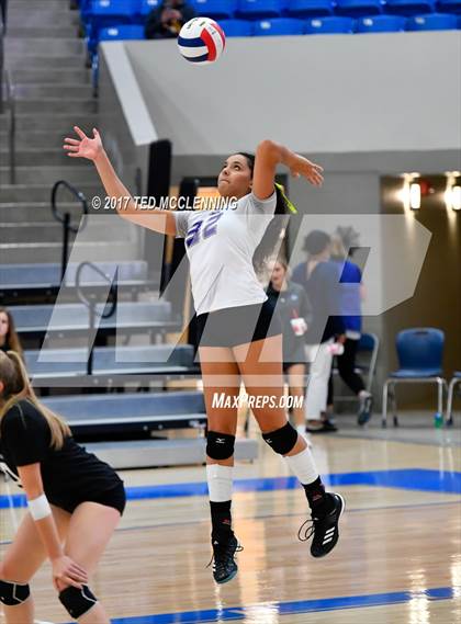 Thumbnail 2 in Fayetteville vs North Little Rock (AAA 7A 2nd Round Playoff) photogallery.